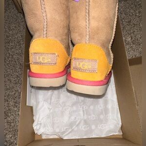 Toddler girls color block tan/orange Uggs